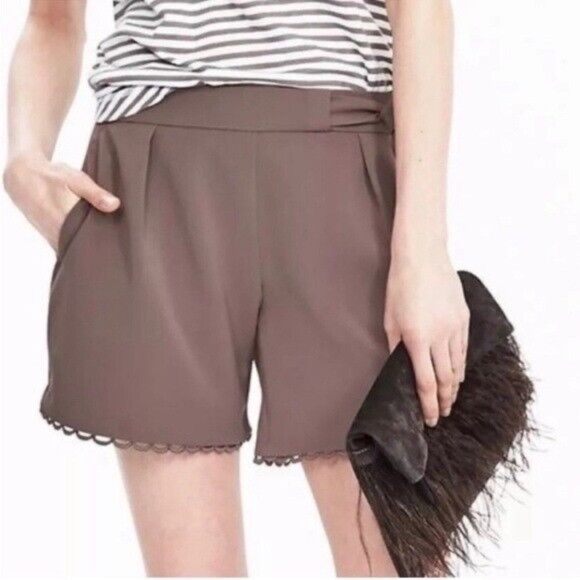 Banana Republic Taupe Side Tie-Waist Pleated Lace-Trim Tailored Shorts – Size 6 - Picture 1 of 15